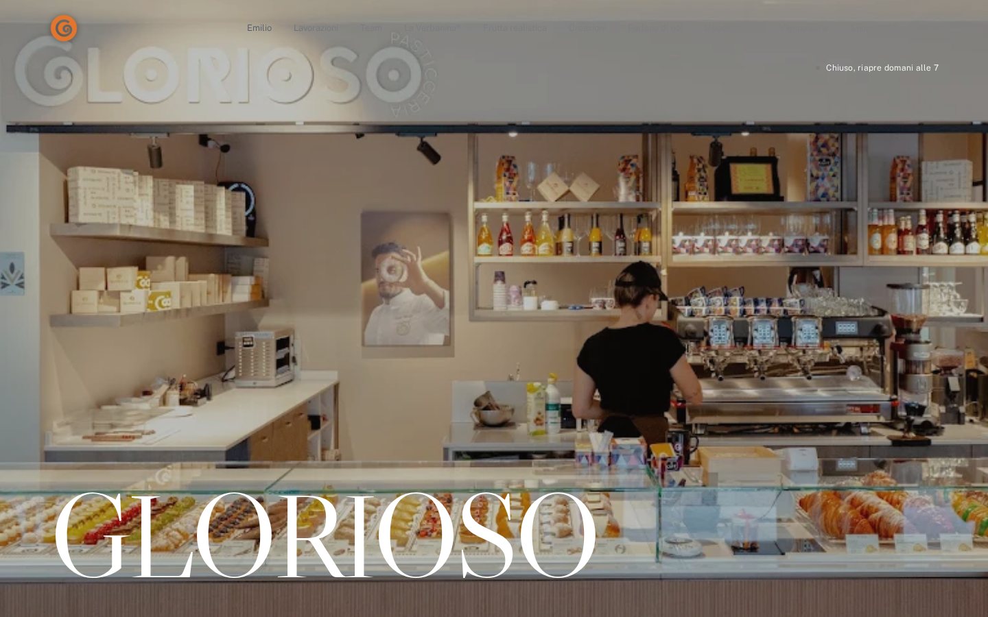 Il sito di Glorioso Pasticceria su computer: il bancone e il titolo Glorioso